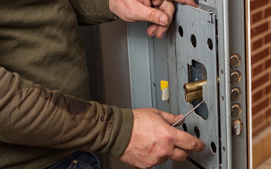 serrurier pour ouverture de porte coincée Gentilly